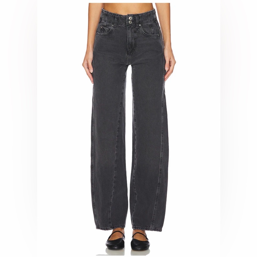 Wide Leg High-Rise Jeans in Washed Black